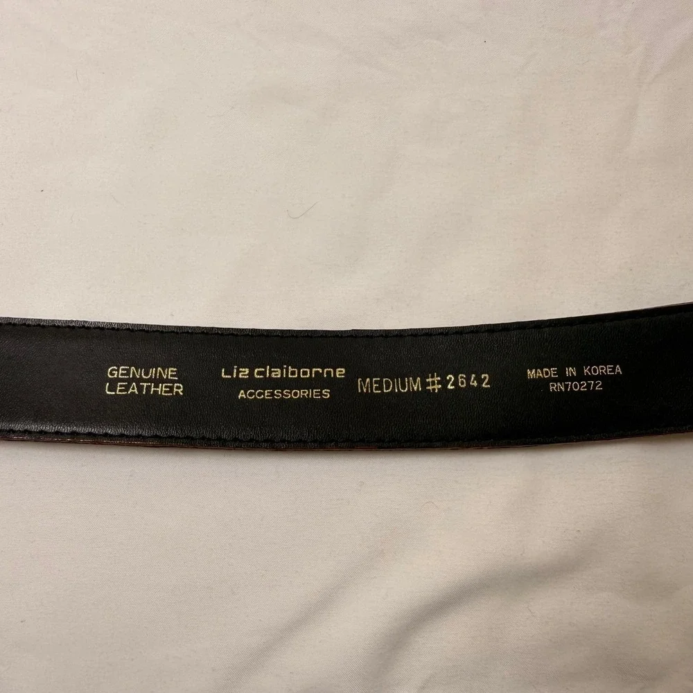 Vintage Liz Claiborne Brown Croc Embossed Leather Belt Gold Crescent Buckle 2642